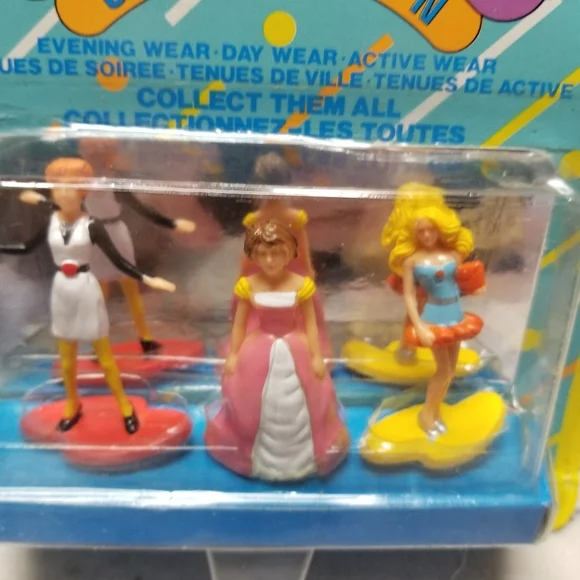 Doll Mini Figures - Picture 9 of 11